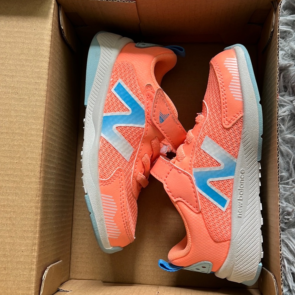 NEW toddler/girls New Balance sneakers with box